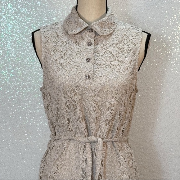 Maggy London Crochet Lace Overlay Collard Sleeveless Dress size 8 beige - Picture 12 of 15